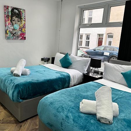 4 Bed 4 Bath House With Free Parking, 5 Mins To Lfc And 15 Mins To City Centre Liverpool Exteriör bild