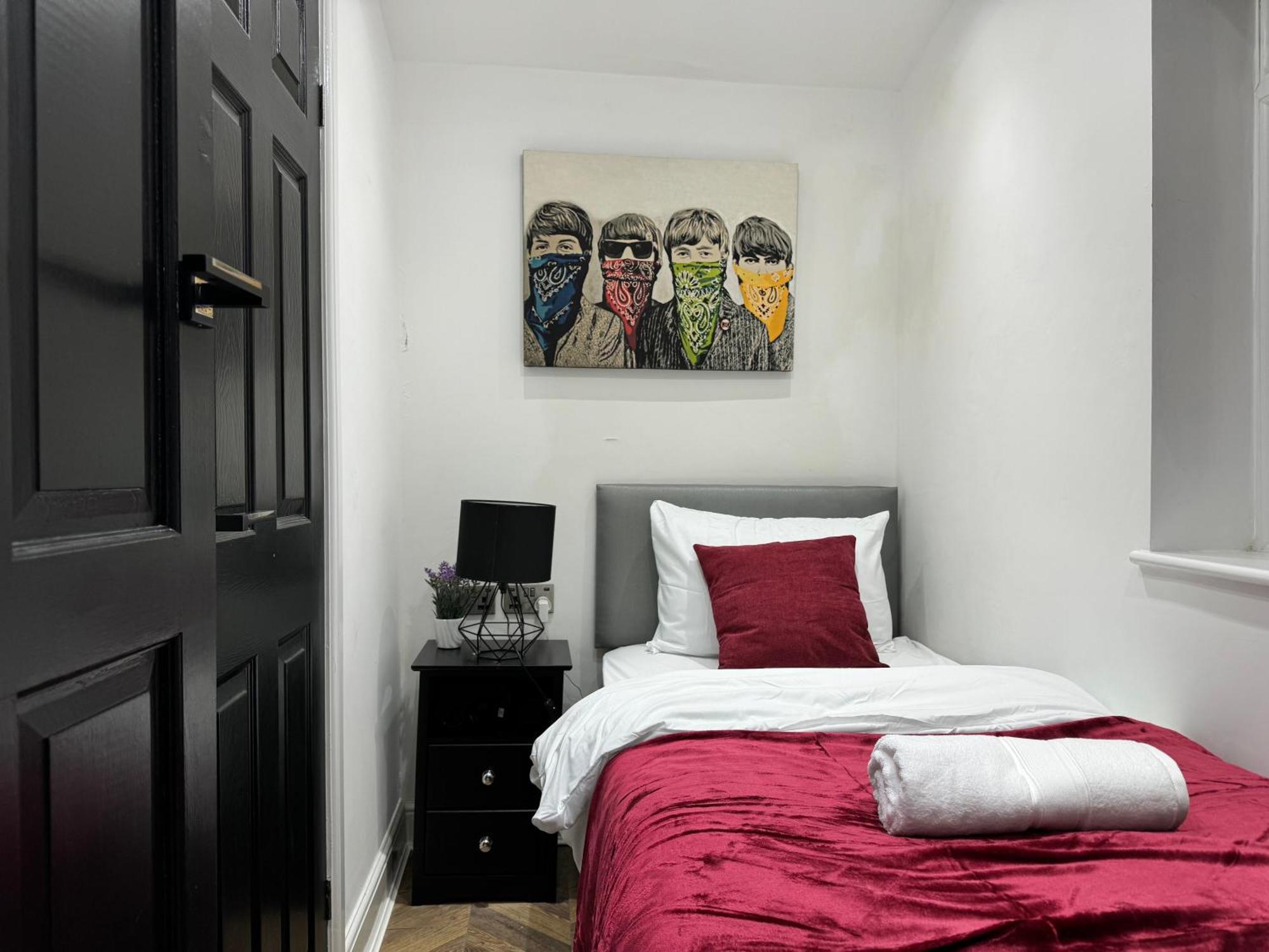 4 Bed 4 Bath House With Free Parking, 5 Mins To Lfc And 15 Mins To City Centre Liverpool Exteriör bild